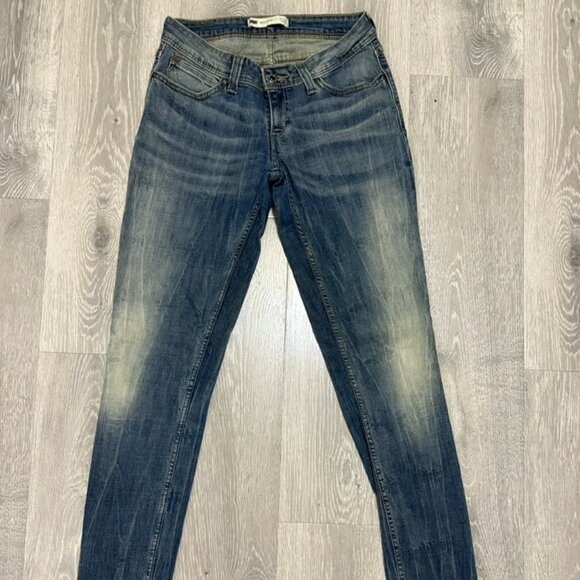 Levi’s Bold Curve Low Rise Jeans - Picture 1 of 3